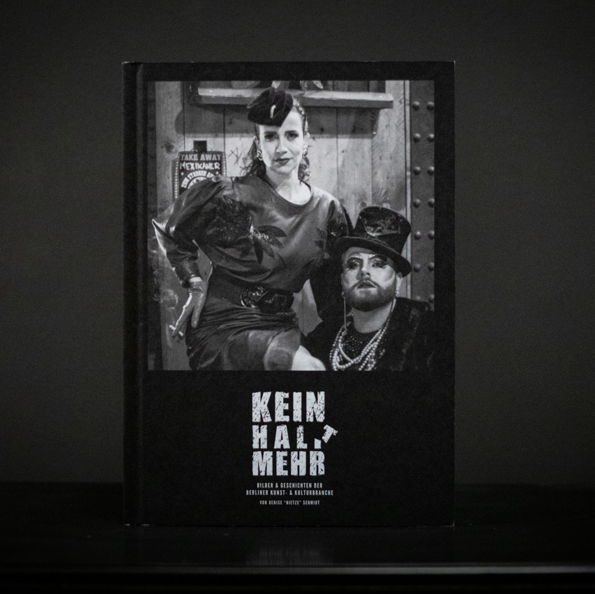 Fotobuchcover mit Porträts von Lexy Nightcat und Gisela Kloppke aus der Berliner Kulturszene